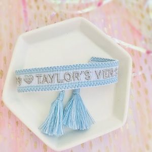 TAYLOR SWIFT 1989 TAYLORS VERSION ALBUM EMBROIDERED BRACELET ✨🪩